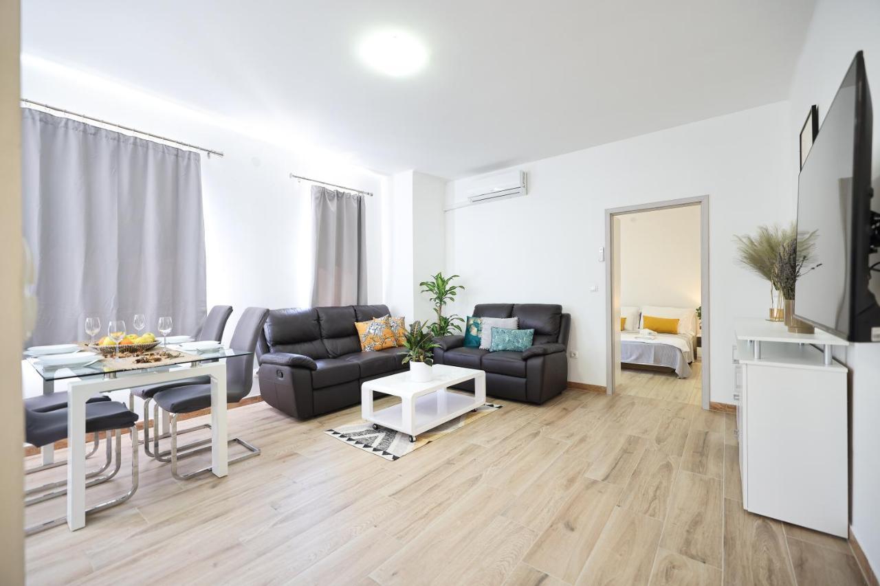Mathilda'S Apartment Zadar Exterior photo