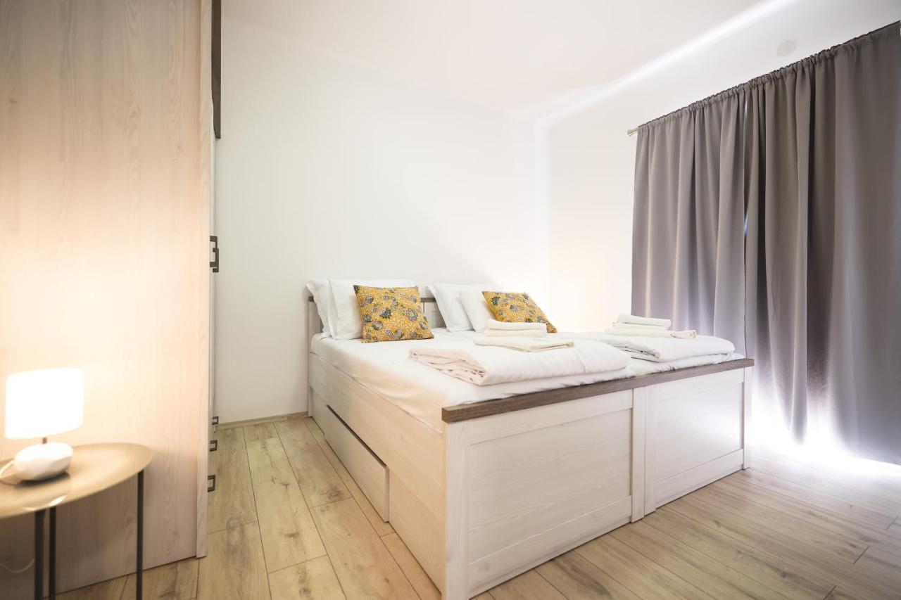 Mathilda'S Apartment Zadar Exterior photo